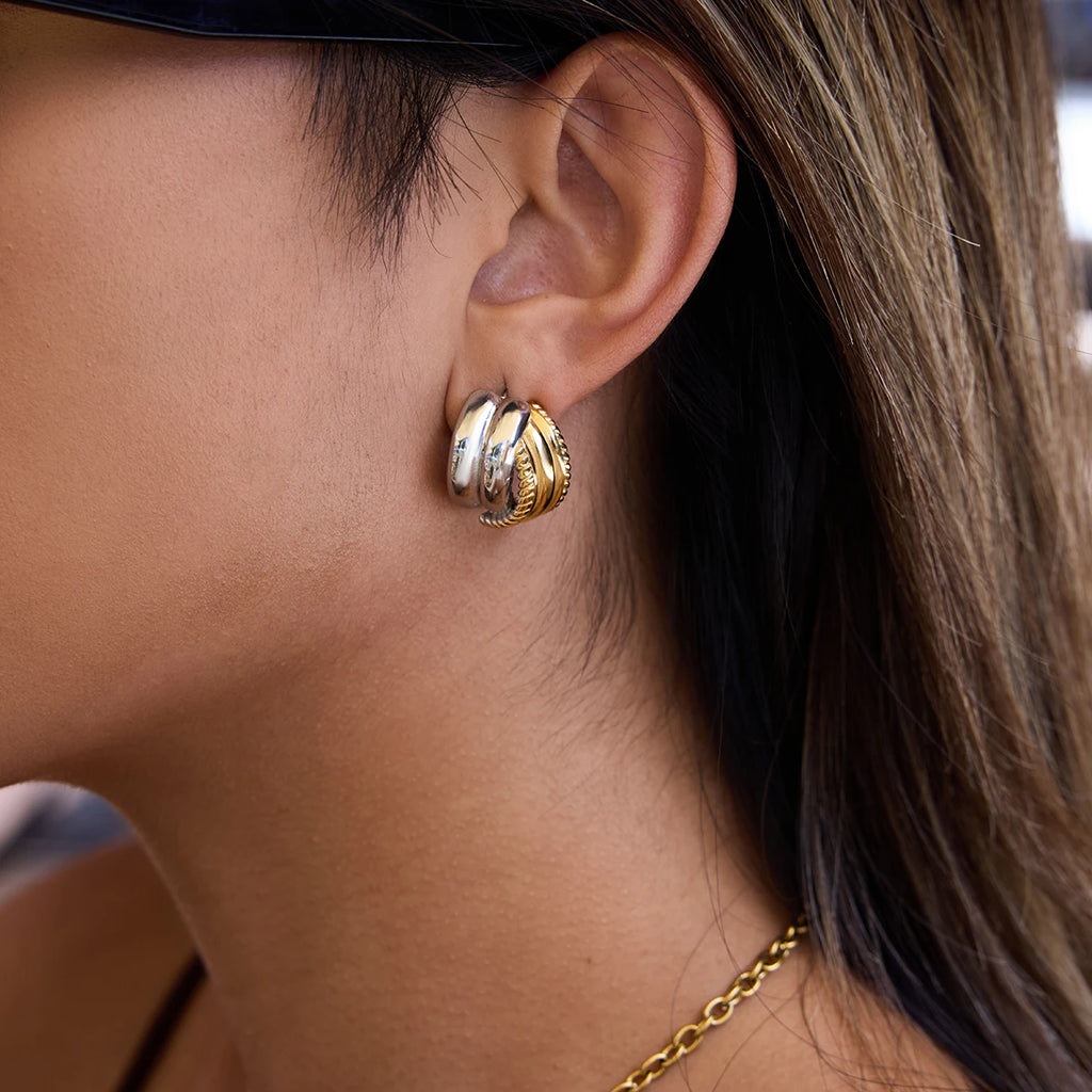 TÉVA Minimalist Two-Tone Earrings