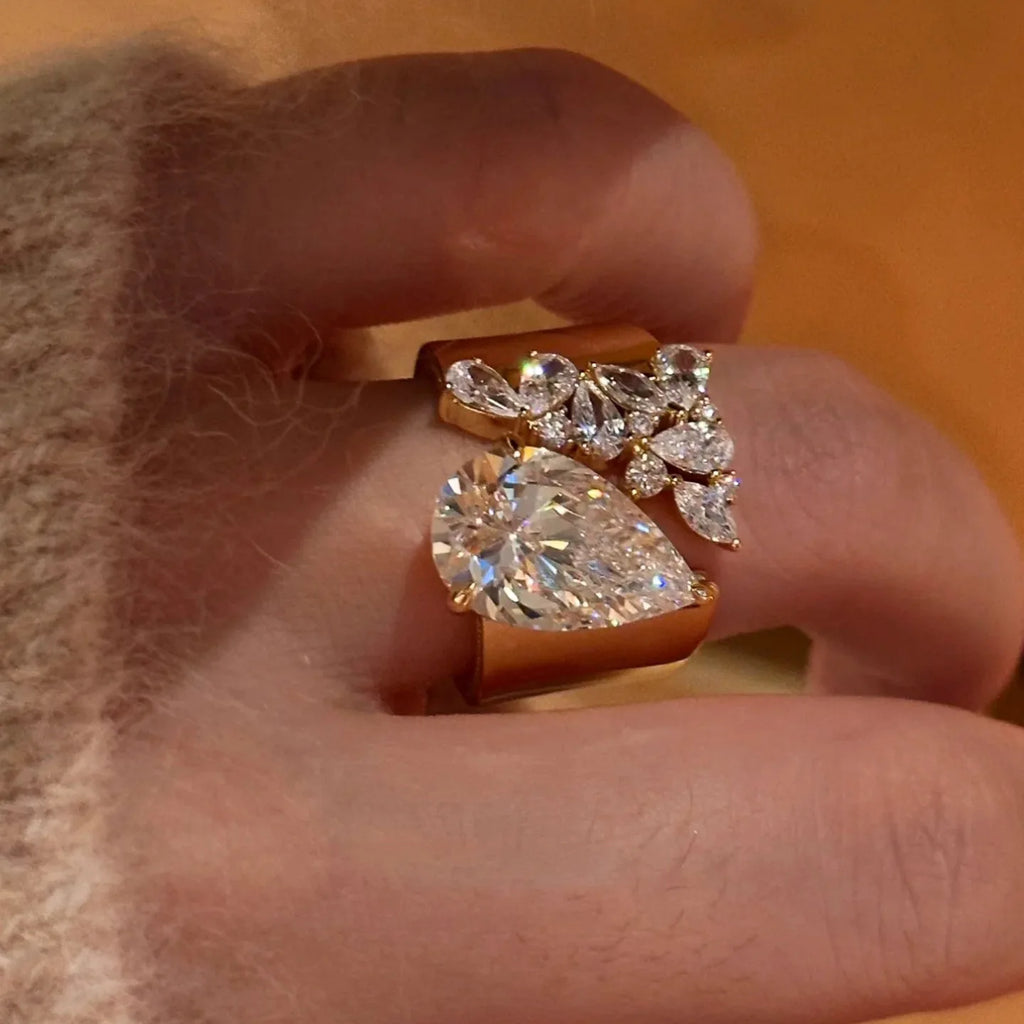 ANAHÉ Glossy Droplet Diamond Ring