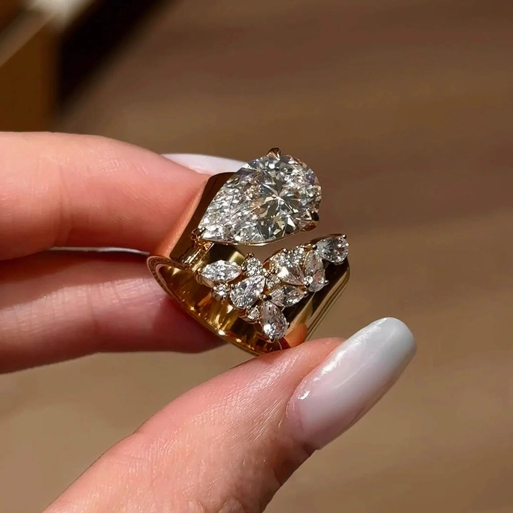 ANAHÉ Glossy Droplet Diamond Ring