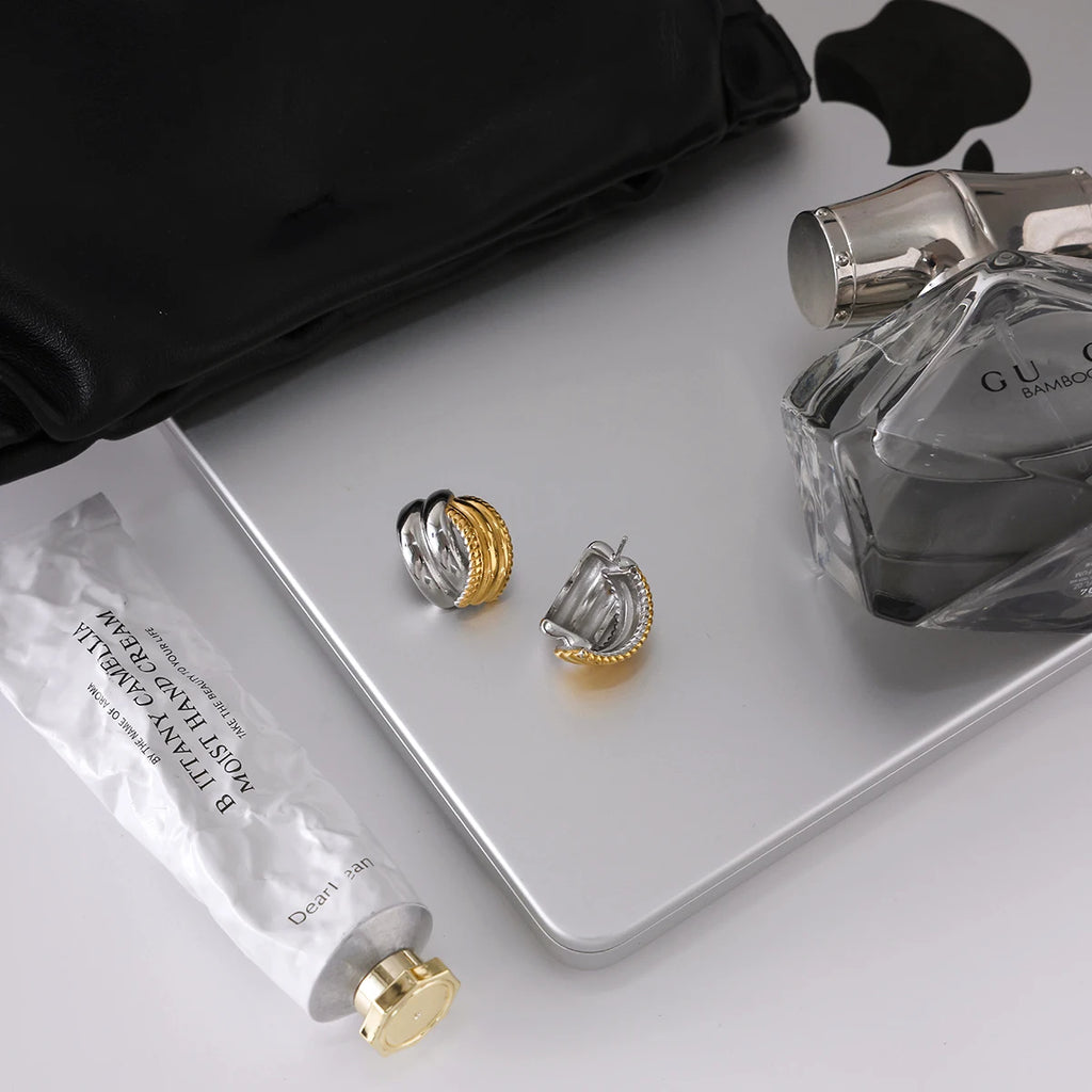 TÉVA Minimalist Two-Tone Earrings