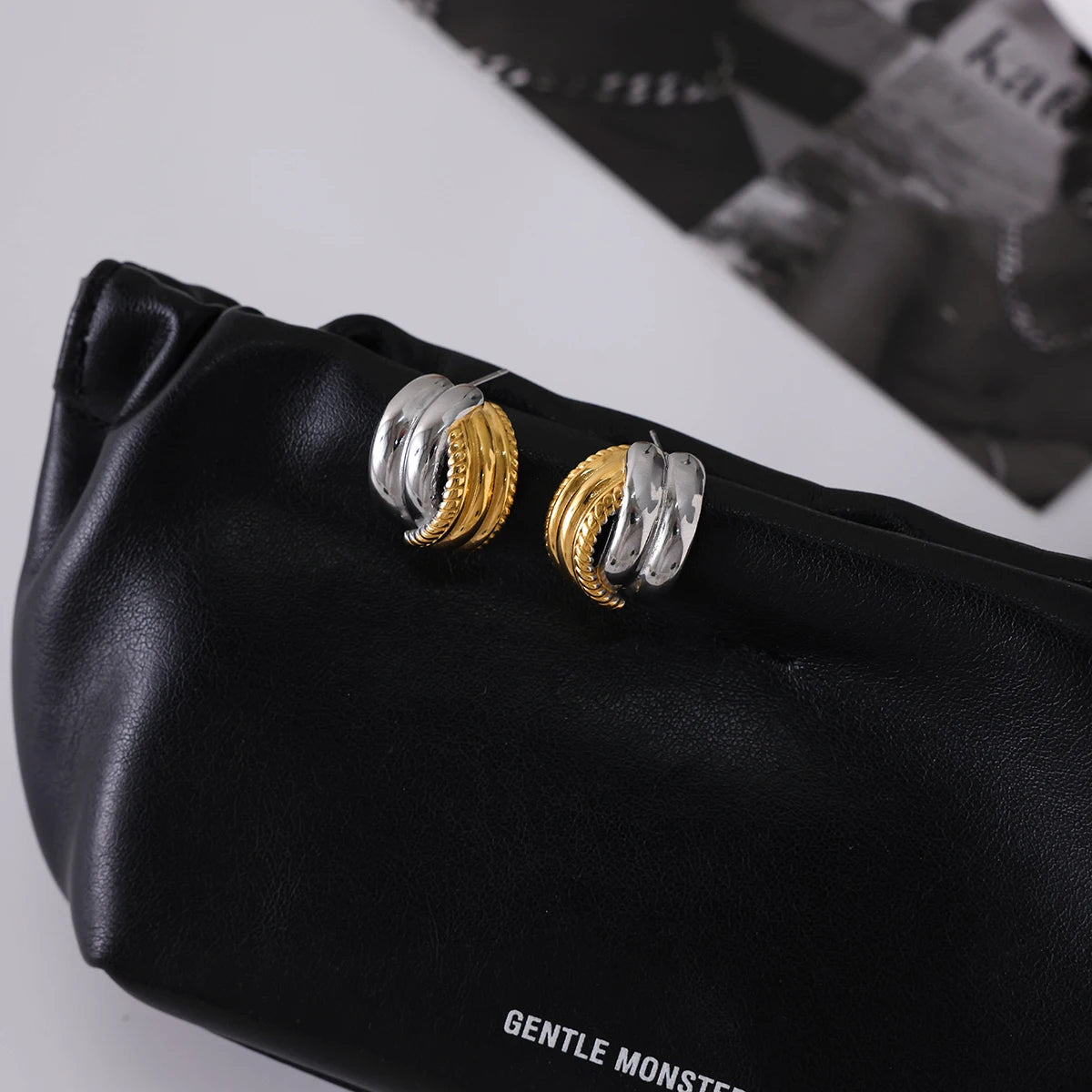 TÉVA Minimalist Two-Tone Earrings